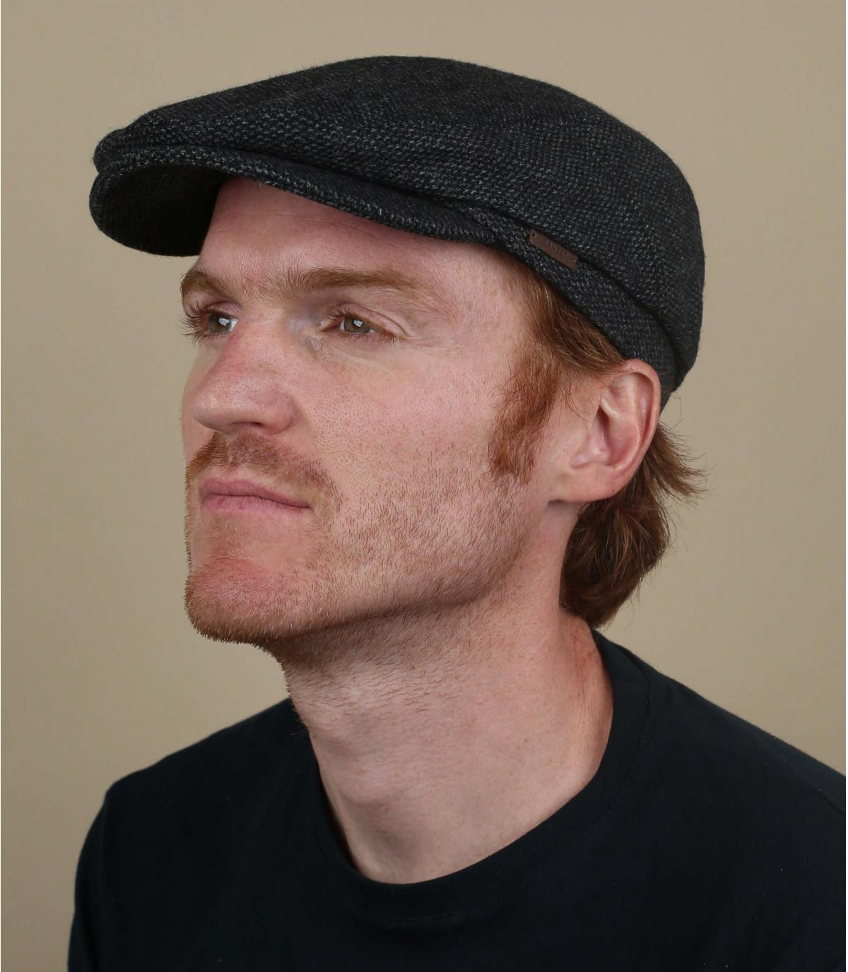 Black wool flat cap 2025